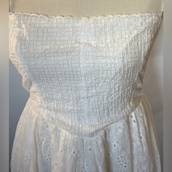 NEW w/TAGS LUSH White Eyelet Spaghetti Strap Dress Size Medium - Picture 3 of 8
